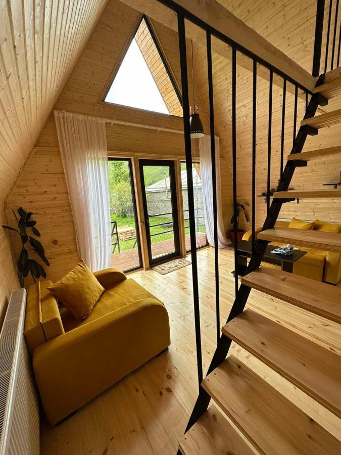 Thomas' Hut Apartment คัซเบกี ภายนอก รูปภาพ