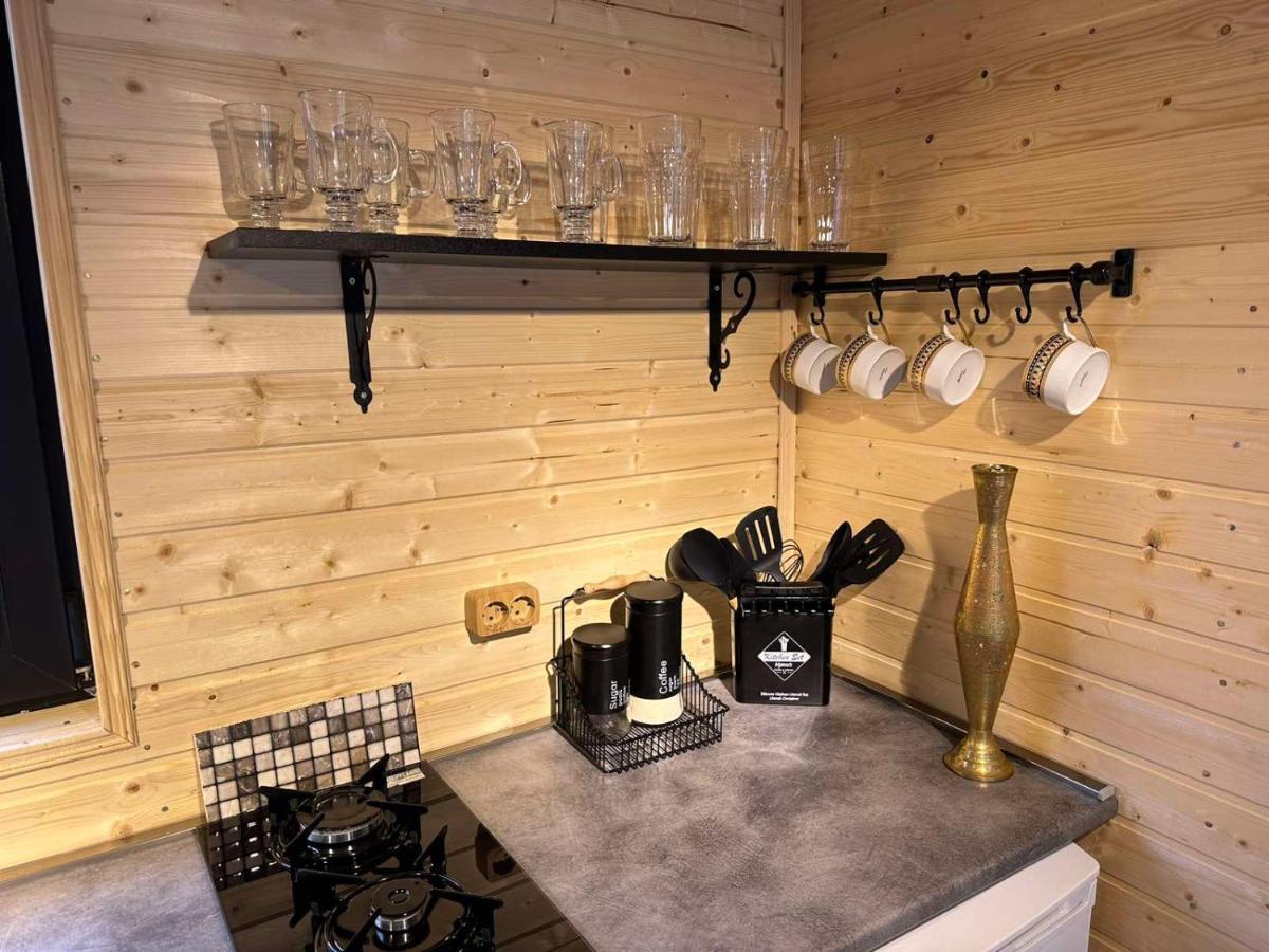 Thomas' Hut Apartment คัซเบกี ภายนอก รูปภาพ
