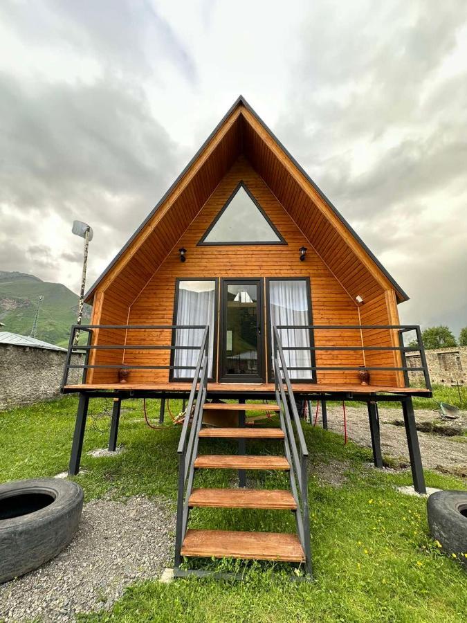 Thomas' Hut Apartment คัซเบกี ภายนอก รูปภาพ