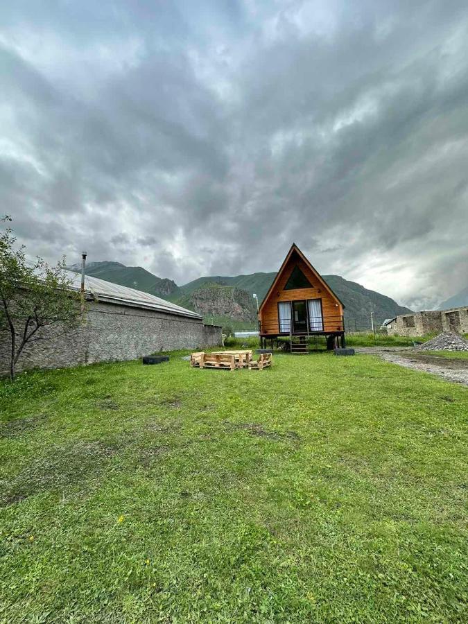 Thomas' Hut Apartment คัซเบกี ภายนอก รูปภาพ