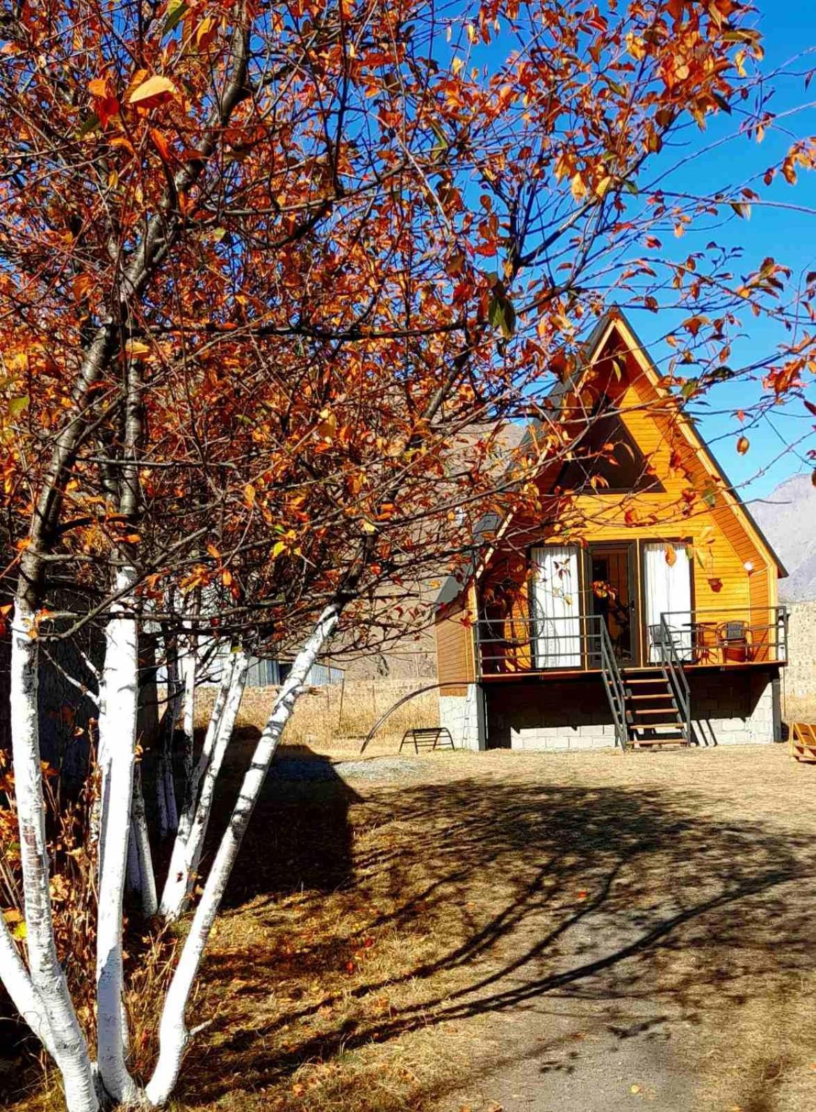 Thomas' Hut Apartment คัซเบกี ภายนอก รูปภาพ